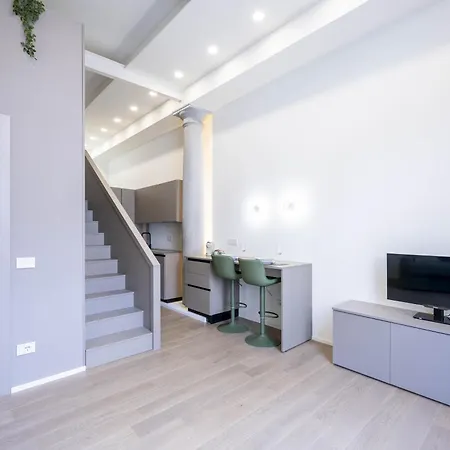 New Loft Porta Romana Apartment *